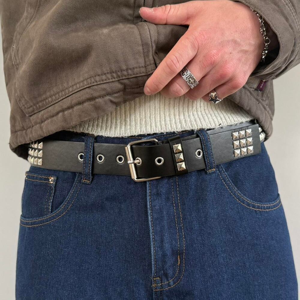 Pyramid studded vegan leather black